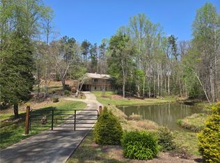 130 Green Briar Cir, Salem, SC 29676