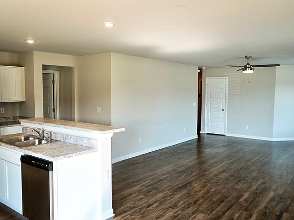 5th image of 4030 Hudson Ct SW