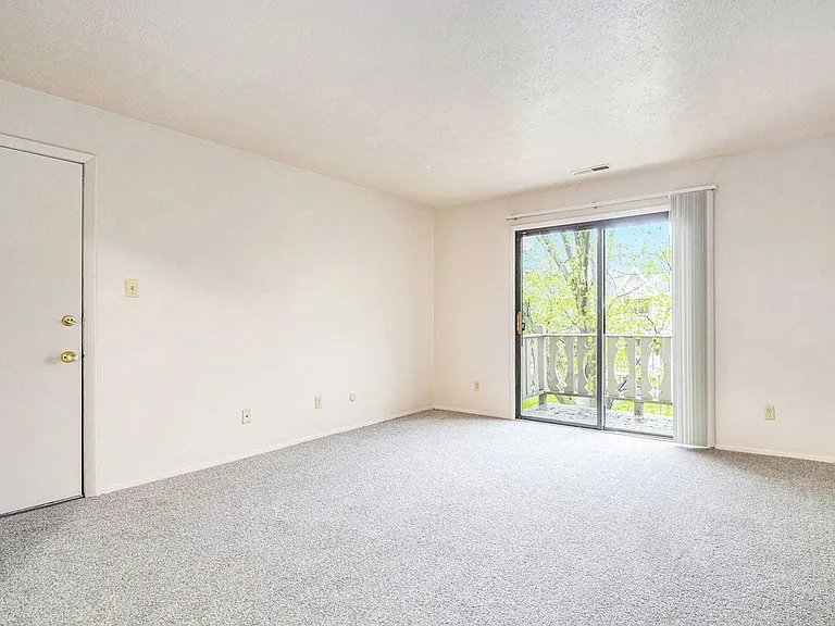 Briarwood Apartments — Photo 11