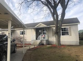 614 Cedar Ct, Jonesville, MI