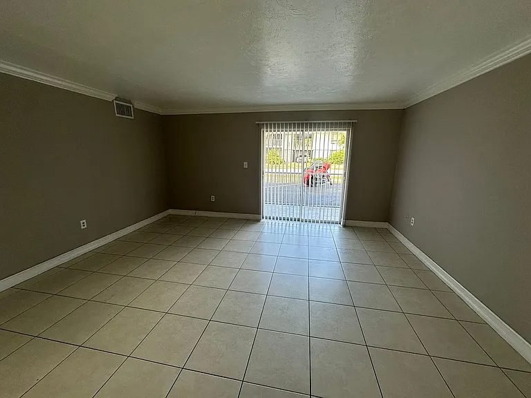 1830 Maravilla Ave #704 — Photo 6