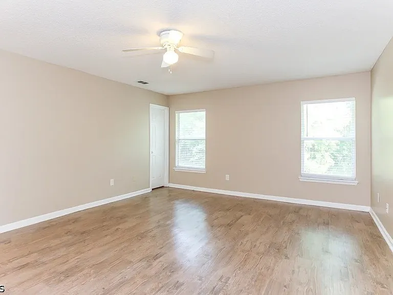 10730 Apple Blossom Trl E — Photo 5