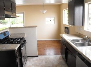 21812 Lopez St, Woodland Hills, CA 91364