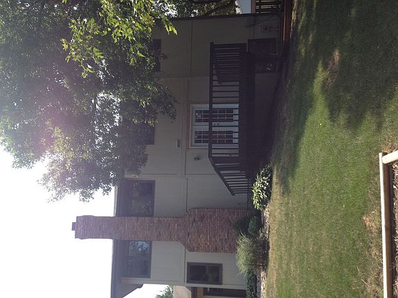5th image of 2211 Devonshire Dr