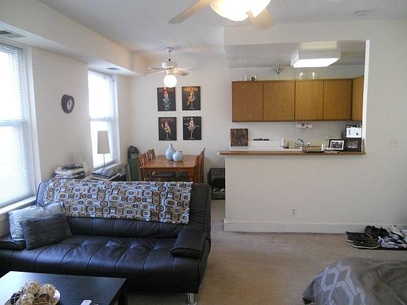 3rd image of 3727 N Pine Grove Ave APT 211