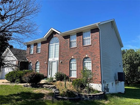 2nd image of 2224 Alexandria Ct