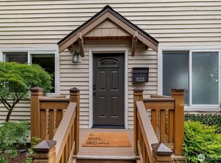 400 Aloha St, Seattle, WA 98109