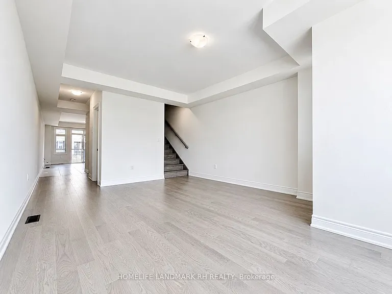 197 Berczy Green Dr — Photo 4