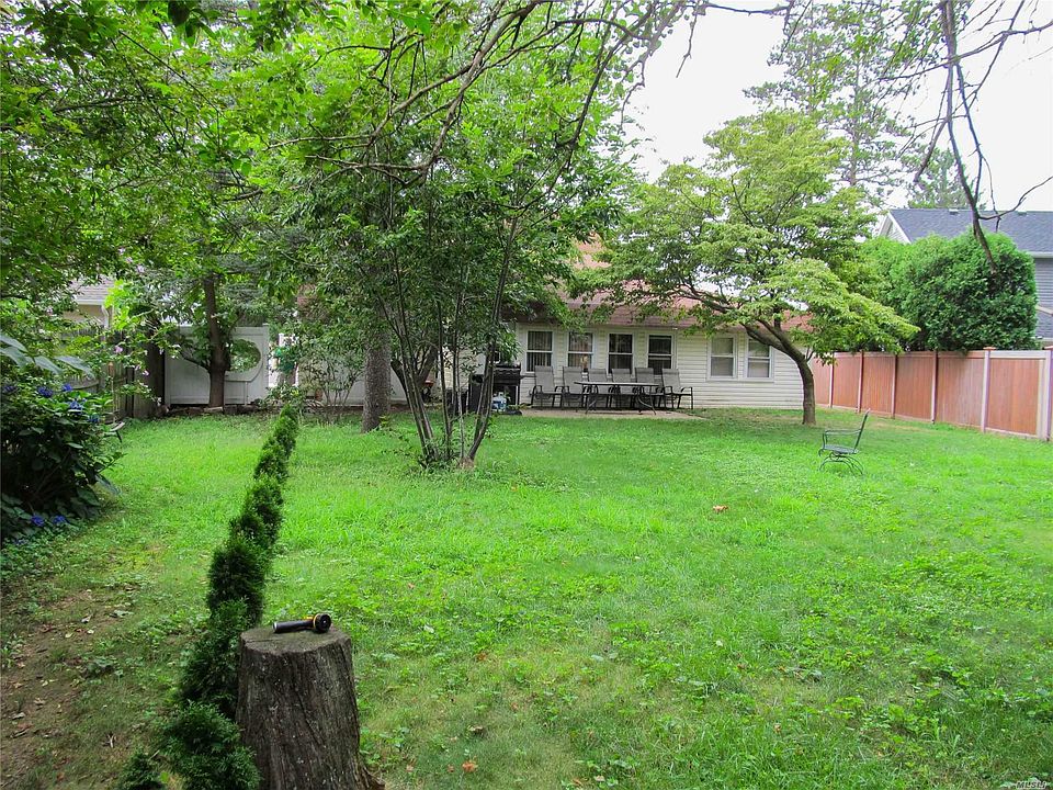 2nd image of 11 Polo Ln