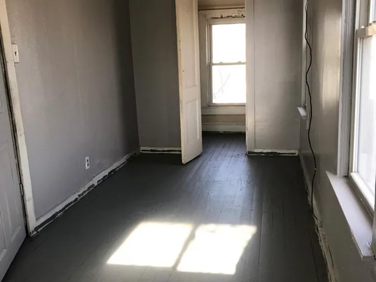 2041 W 103rd St #B — Photo 10