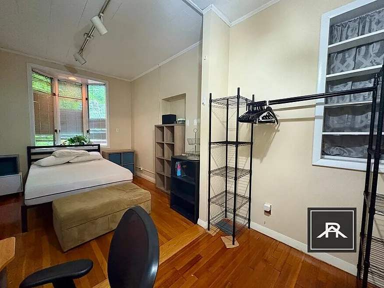 14 Euston St #1 — Photo 10