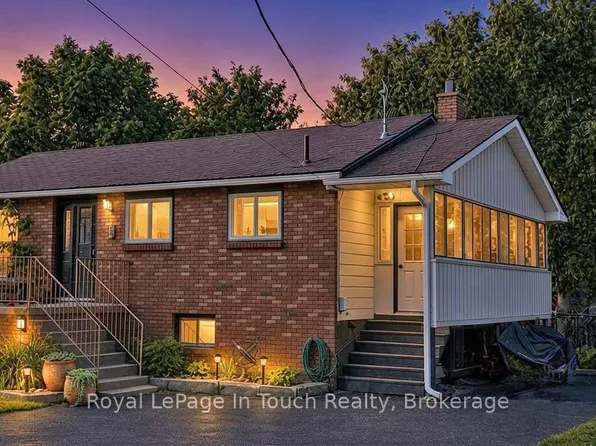 8 Cyril Martin Pl, Severn, ON L0K 1E0