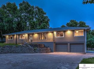 8403 Pinkney St, Omaha, NE 68134