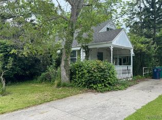 8226 Laughlin Dr, Niagara Falls, NY 14304