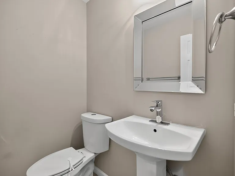 6176 Martins Landing Ct — Photo 14