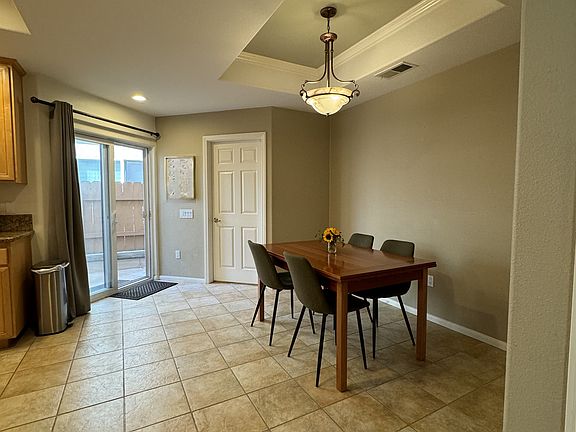 4th image of 2026 Garnet Ave
