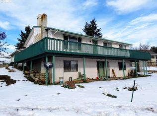 320 NE 6th St, Dufur, OR 97021