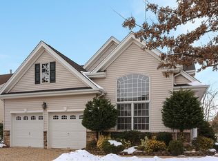 26 Benjamin Dr, Washington, NJ 08873