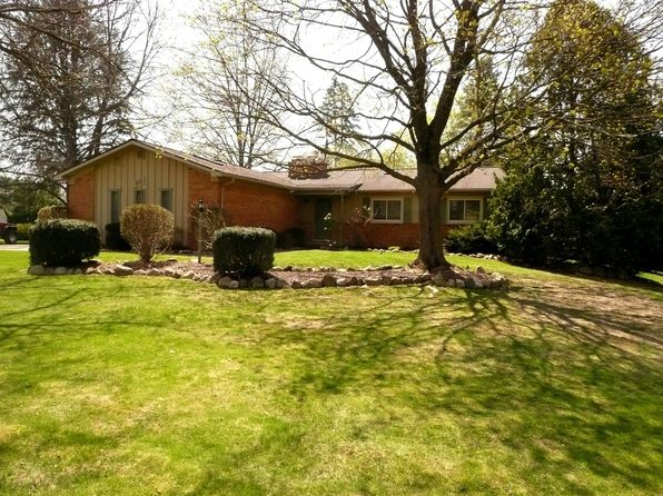 831 Del Sher Dr, Brighton, MI 48114