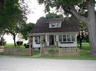 265 S Sycamore St, Hinckley, IL 60520