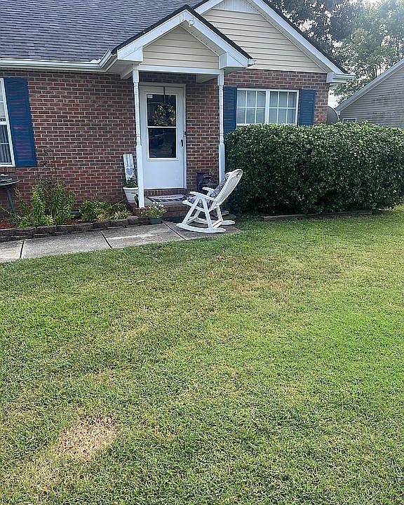 1st image of 1133 10th Ave E