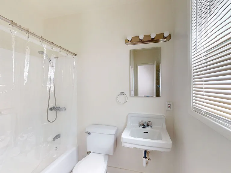444 28th St — Photo 36