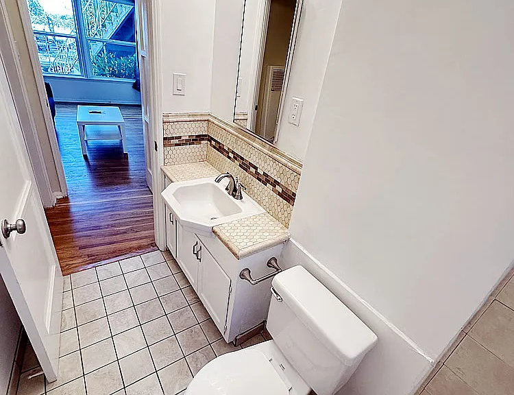 11089 STRATHMORE DRIVE - Westwood, CA 90024 - Bathroom