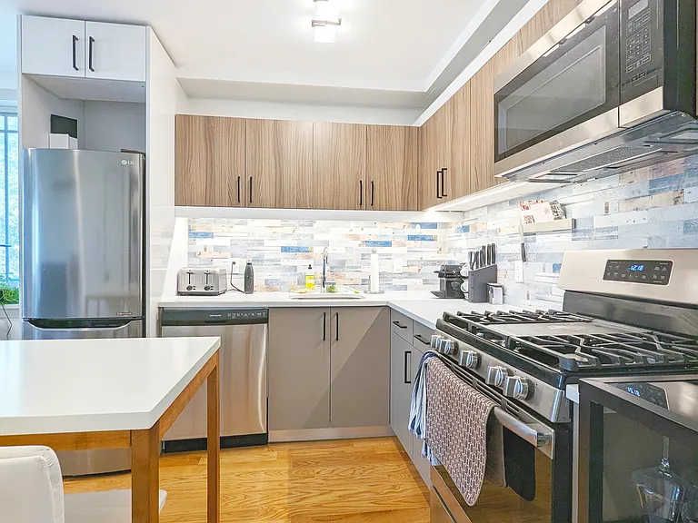 319 Graham Ave #3A — Photo 3