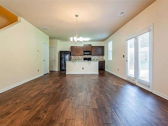 2nd image of 3132 Lilac Creek Trl