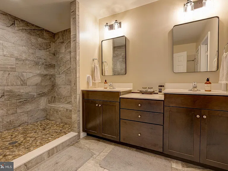 1309 Pedigree St — Photo 29