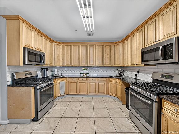 5th image of 1310 Parkview Drive
