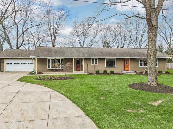 1433 North Golden Lake ROAD, Summit, WI 53066