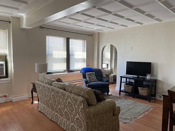 3rd image of 1211 N La Salle St #1802