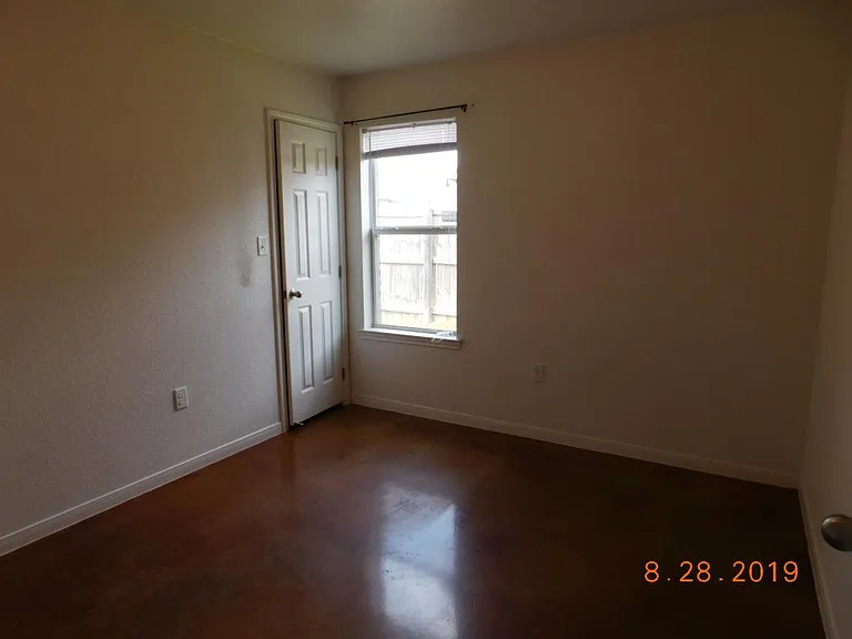 1202 Cavalry Ln #B — Photo 17