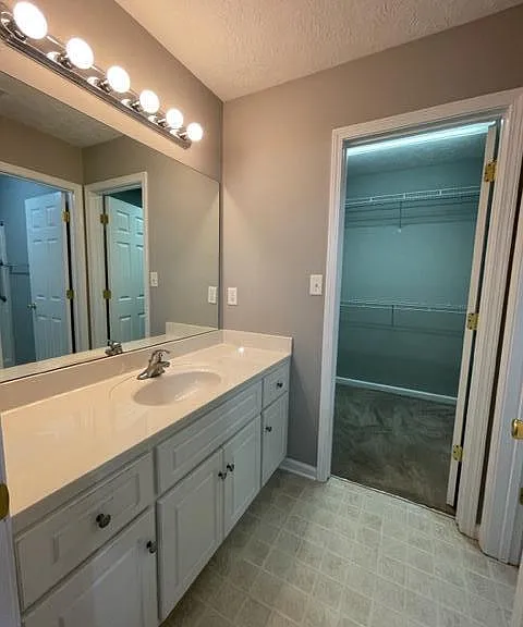 181 Kendallwood Ct — Photo 14