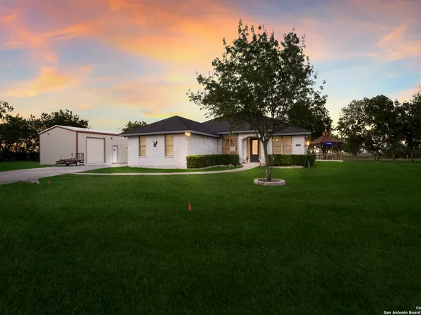 188 RED OAK TRL, Marion, TX 78124