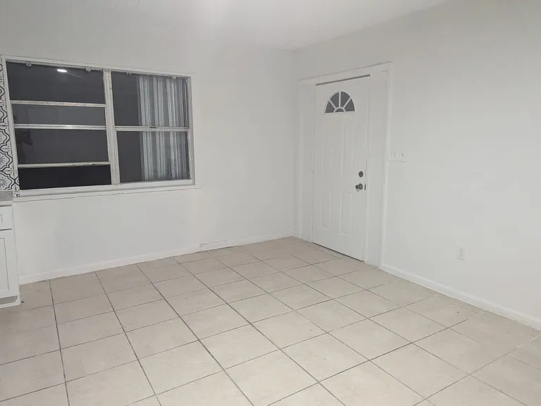 1005 Mayflower Rd — Photo 7
