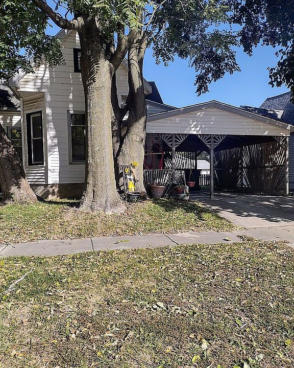 1st image of 919 E Johnson St