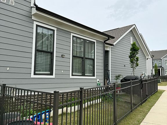 5th image of 10169 Meeting House Dr NW