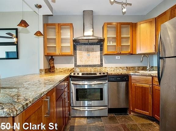 4th image of 1850 N Clark St #1117
