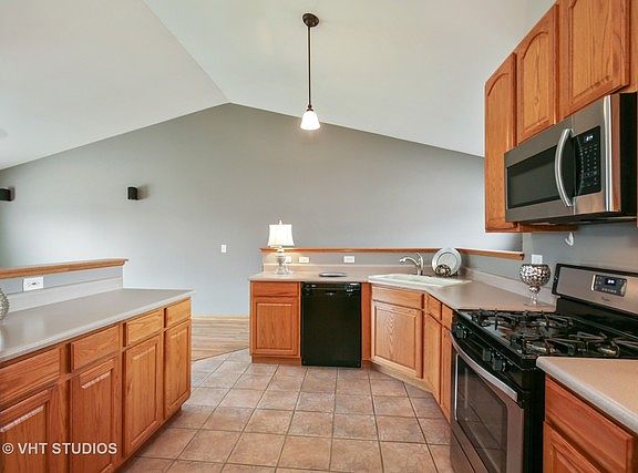 4th image of 200 Nicole Dr Unit B