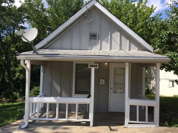 1046 W Maple Ave, Independence, MO 64050