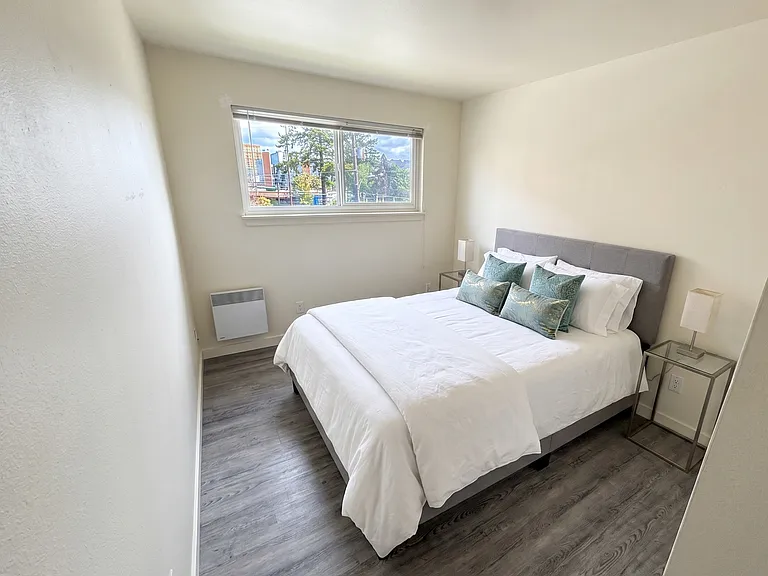 Russell/Central Park in the Heart of Ballard — Photo 138