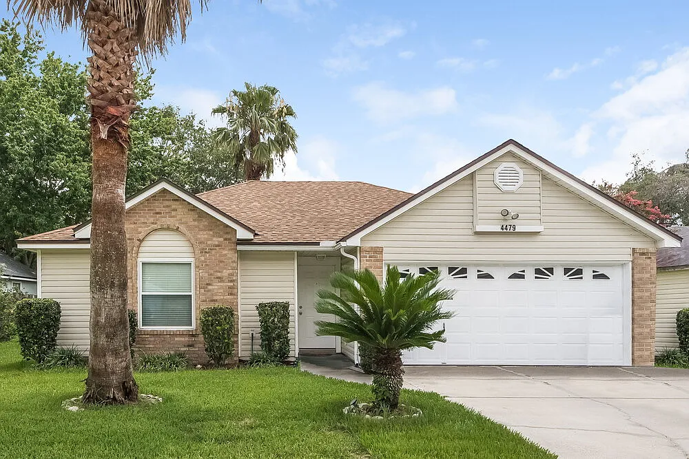3 bed, 2.0 bath, 1359 sqft, $2,960 — Photo 1