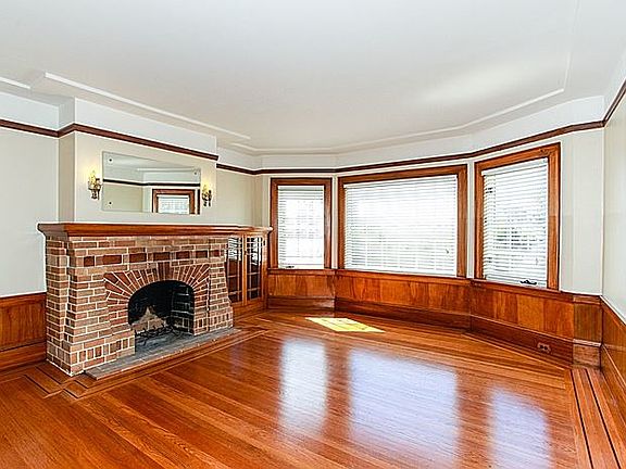 2nd image of 21 Capistrano Ave