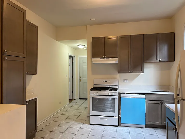 2035 N Albany Ave #1 — Photo 9