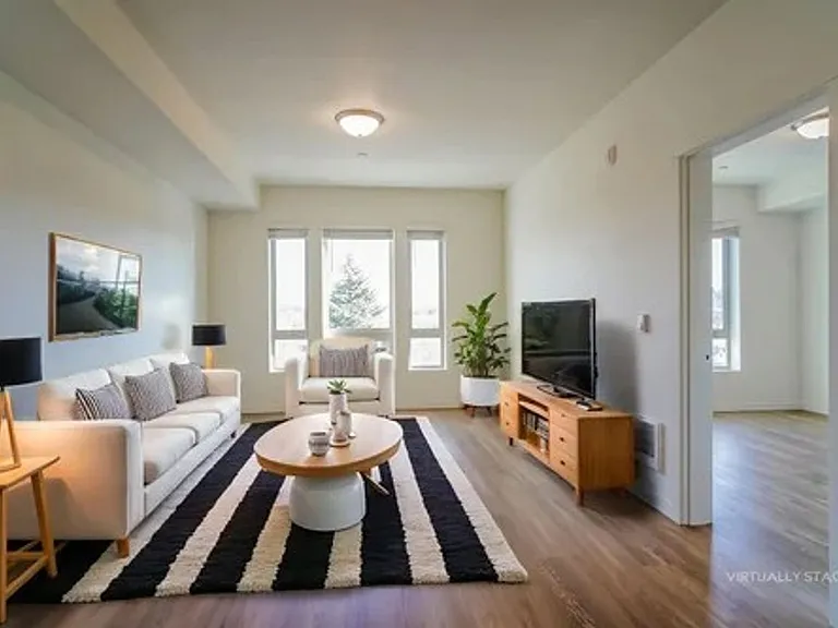 22025 NE HALSEY ST. — Photo 4