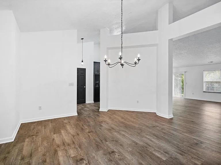 1429 Softwind Dr — Photo 3