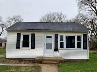 907 Bell St, Pontiac, IL 61764