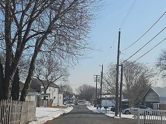 5th image of 7618 S Bend Rd